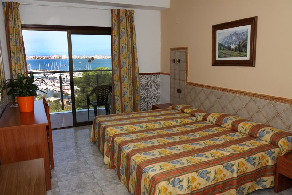 Hotel Univers Roses Luaran gambar