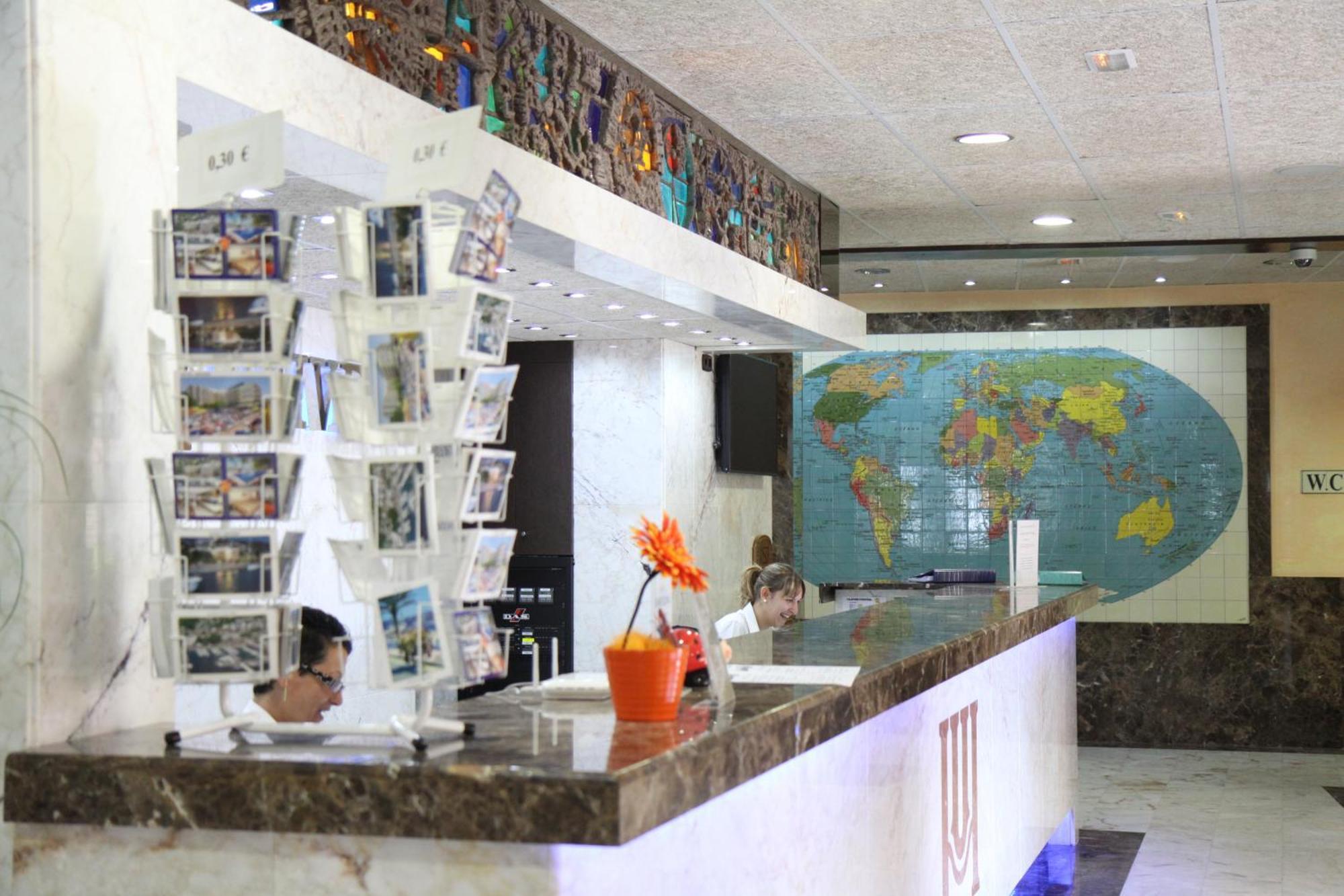Hotel Univers Roses Luaran gambar