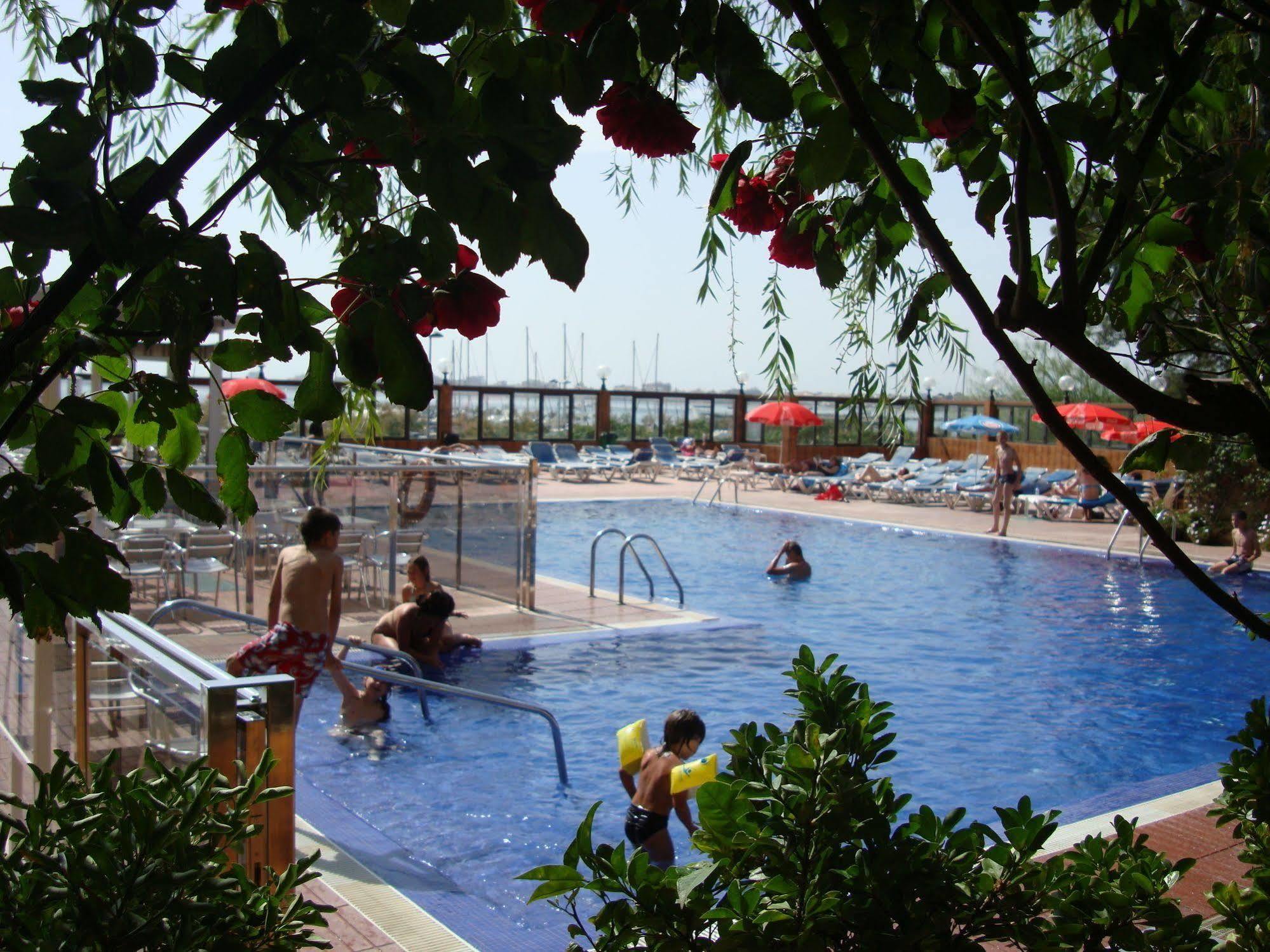 Hotel Univers Roses Luaran gambar